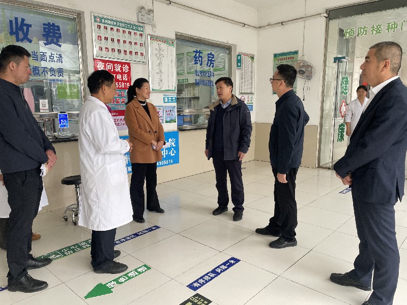 �˼���ί����Ⱥ�����߲���֮��͸������⼯�����μ�����